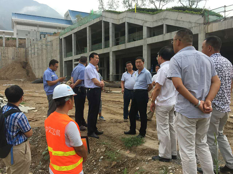 公司领导与相关单位对接阶州广场建设事宜