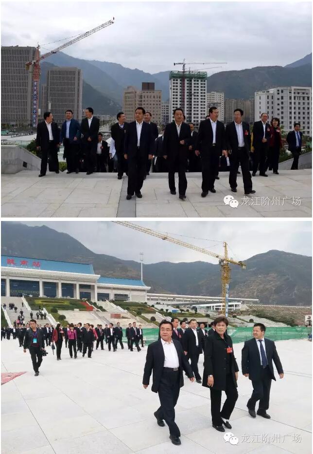陇南第四次党代会代表参观陇南站---站前阶州广场