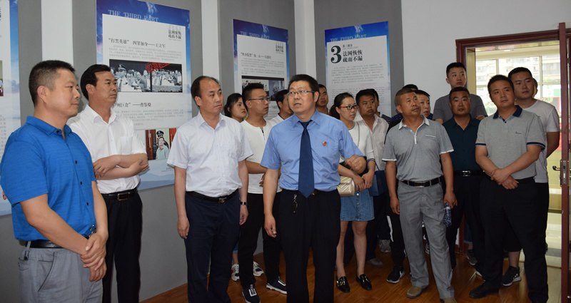 市龙江集团公司全体干部职工参加党风廉政警示教育
