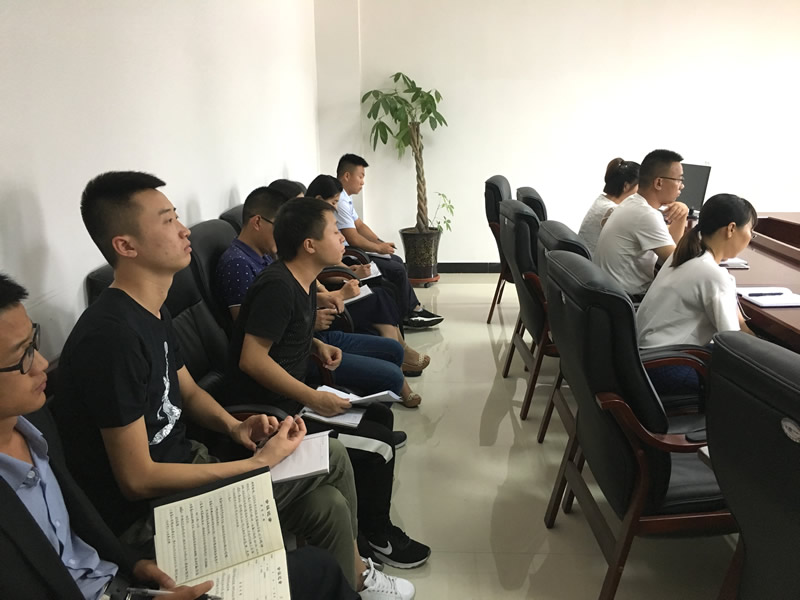 贯彻会议精神 做好金融工作  -------市龙江城乡发展集团公司学习贯彻全市金融工作会议精神