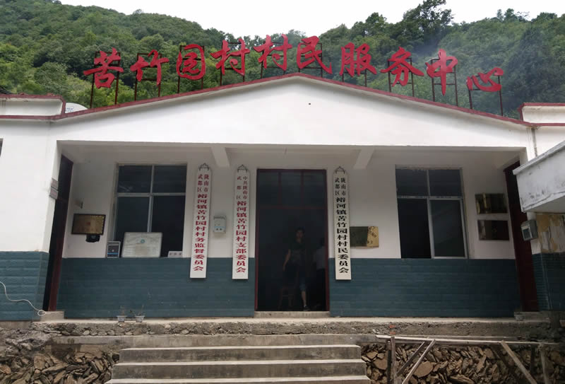 市龙江集团公司总经理李录顺一行深入联系村开展双联帮扶工作