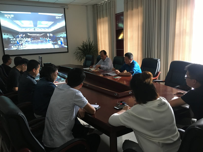 市龙江城乡发展集团公司集体学习《习近平的七年知青岁月》并观看《巡视利剑》专题片