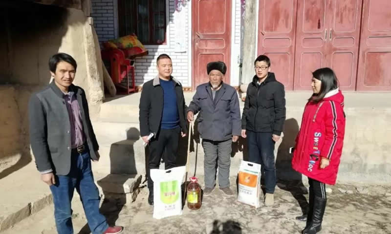 坚持精准帮扶，合力脱贫攻坚——市龙江城乡发展集团、陇南太平洋财险公司联合开展帮扶文县桥头镇安子坡村2019年春节慰问活动