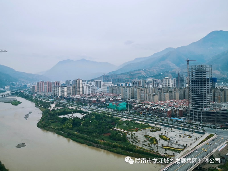 匠心倾注、喜封金顶——龙江▪双子座商住小区主体顺利封顶