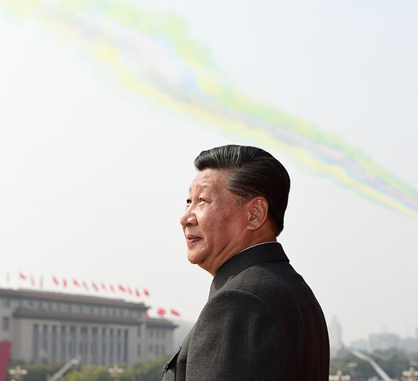 庆祝中华人民共和国成立70周年大会隆重举行  习近平发表重要讲话并检阅受阅部队