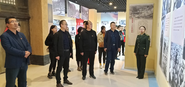 市龙江集团开展“不忘初心、牢记使命”主题党日活动
