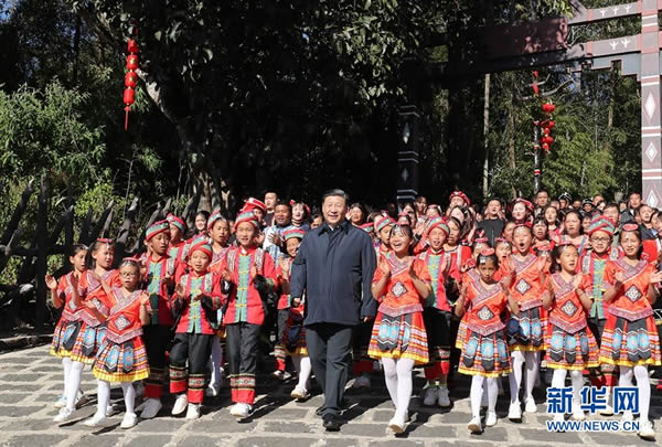 习近平春节前夕赴云南看望慰问各族干部群众  向全国各族人民致以美好的新春祝福  祝各族人民生活越来越好祝祖国欣欣向荣