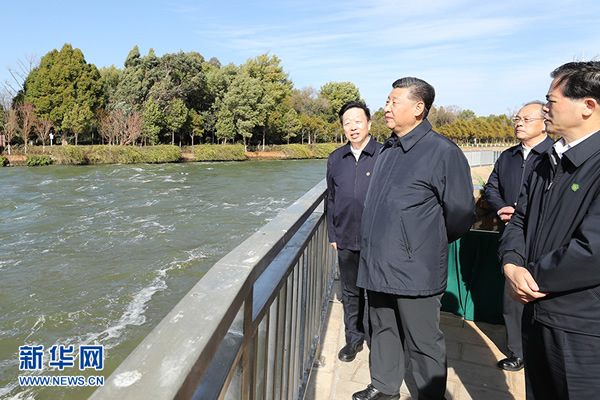 习近平春节前夕赴云南看望慰问各族干部群众  向全国各族人民致以美好的新春祝福  祝各族人民生活越来越好祝祖国欣欣向荣