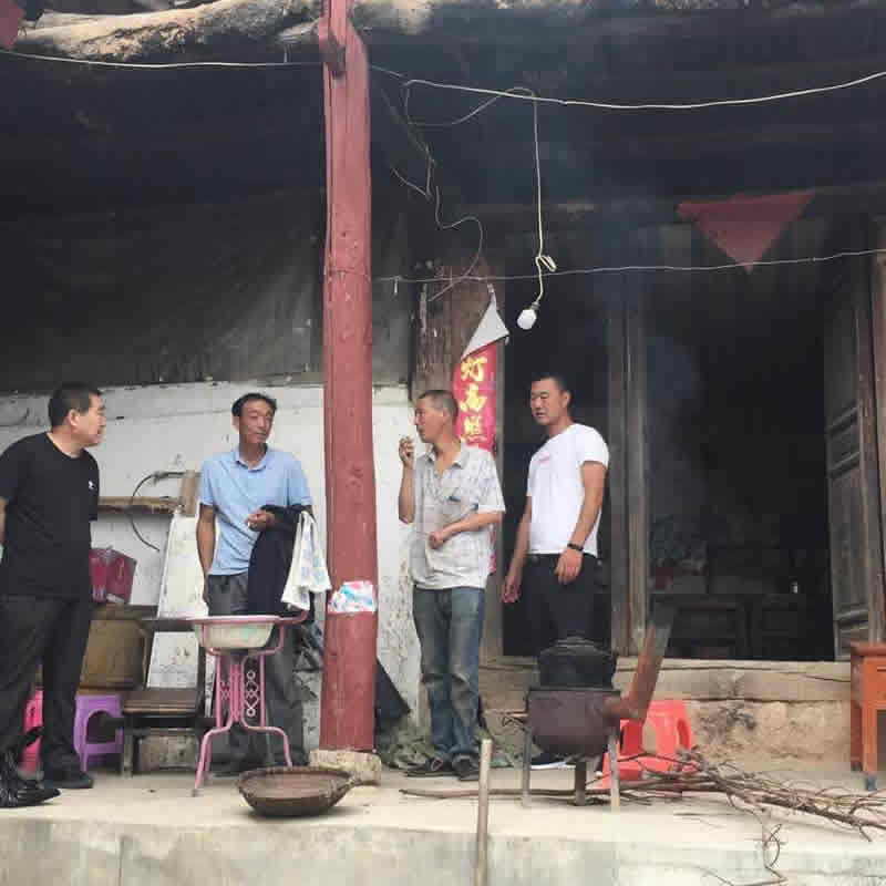 翟永鹏深入帮扶村查看了解受灾和自救情况