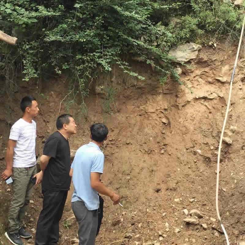 翟永鹏深入帮扶村查看了解受灾和自救情况