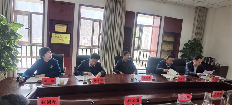 李逢春副市长在市龙江集团公司调研指导工作