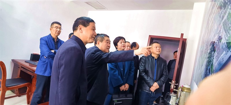 李逢春副市长在市龙江集团公司调研指导工作