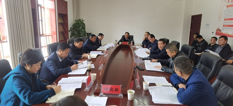 李逢春副市长在市龙江集团公司调研指导工作